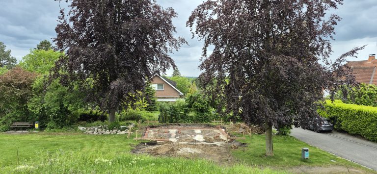 Der Bau einer Remise in historischer Bauweise hat begonnen